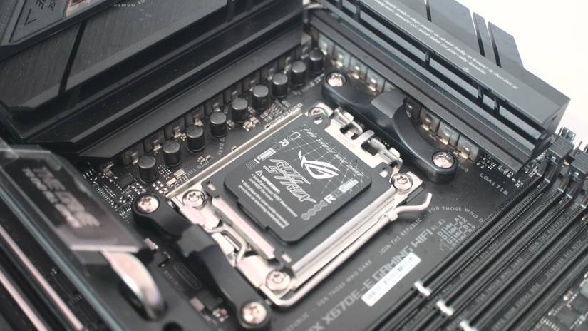 ASUS ROG Strix X670E-E Gaming WiFi