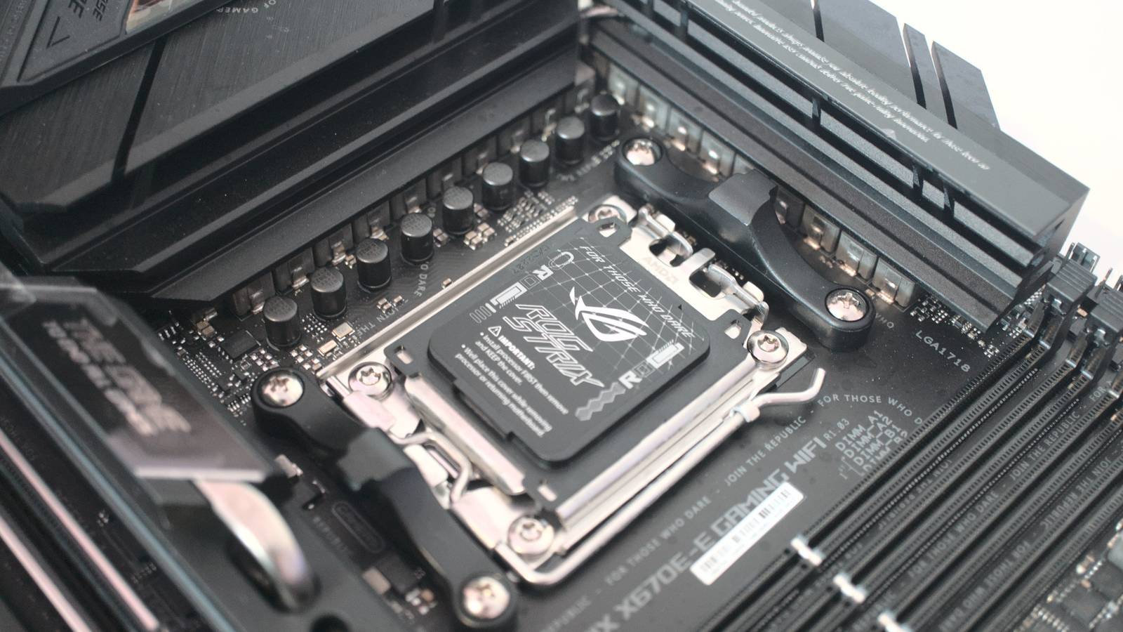 ASUS ROG Strix X670E-E Gaming WiFi