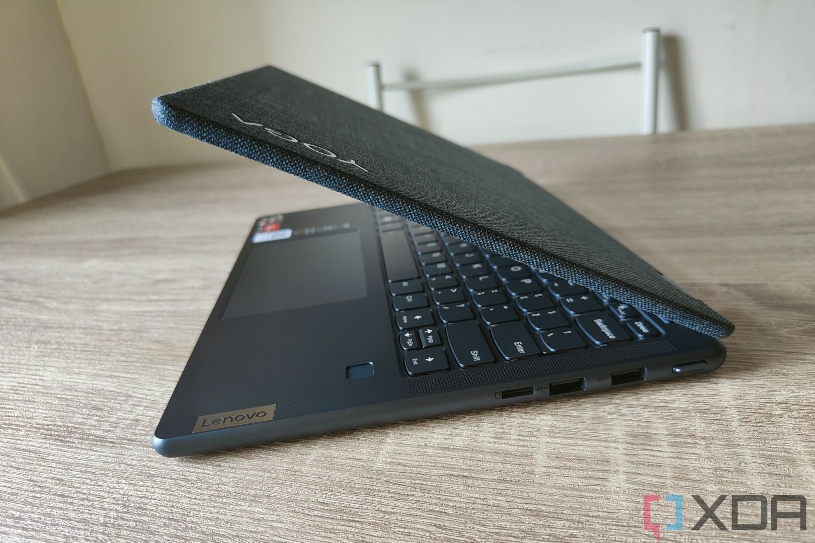 Does the Lenovo Yoga 6 (2023) have Thunderbolt?