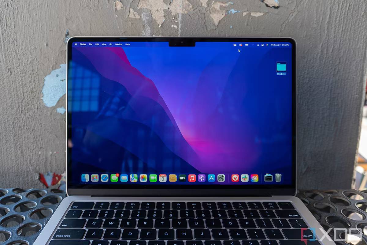 Close-up view of the display on the MacBook Air (2022)