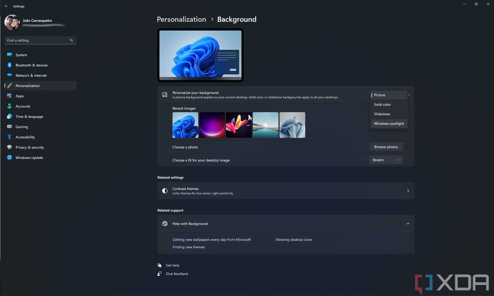 Screenshot of the Windows 11 background settings
