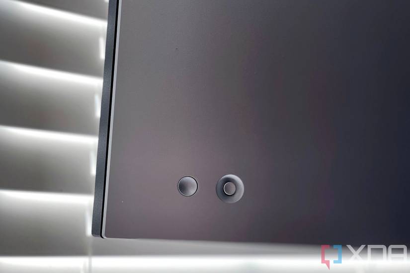 The Joystick controls on the Dell UltraSharp 34 Curved USB-C Hub Monitor