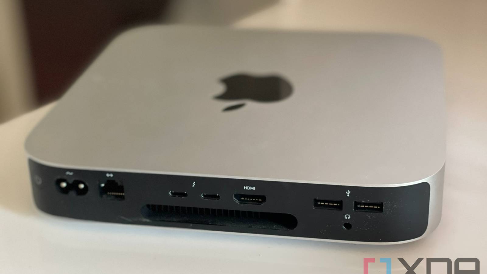 Does the Mac Mini (M2, 2023) have Thunderbolt?