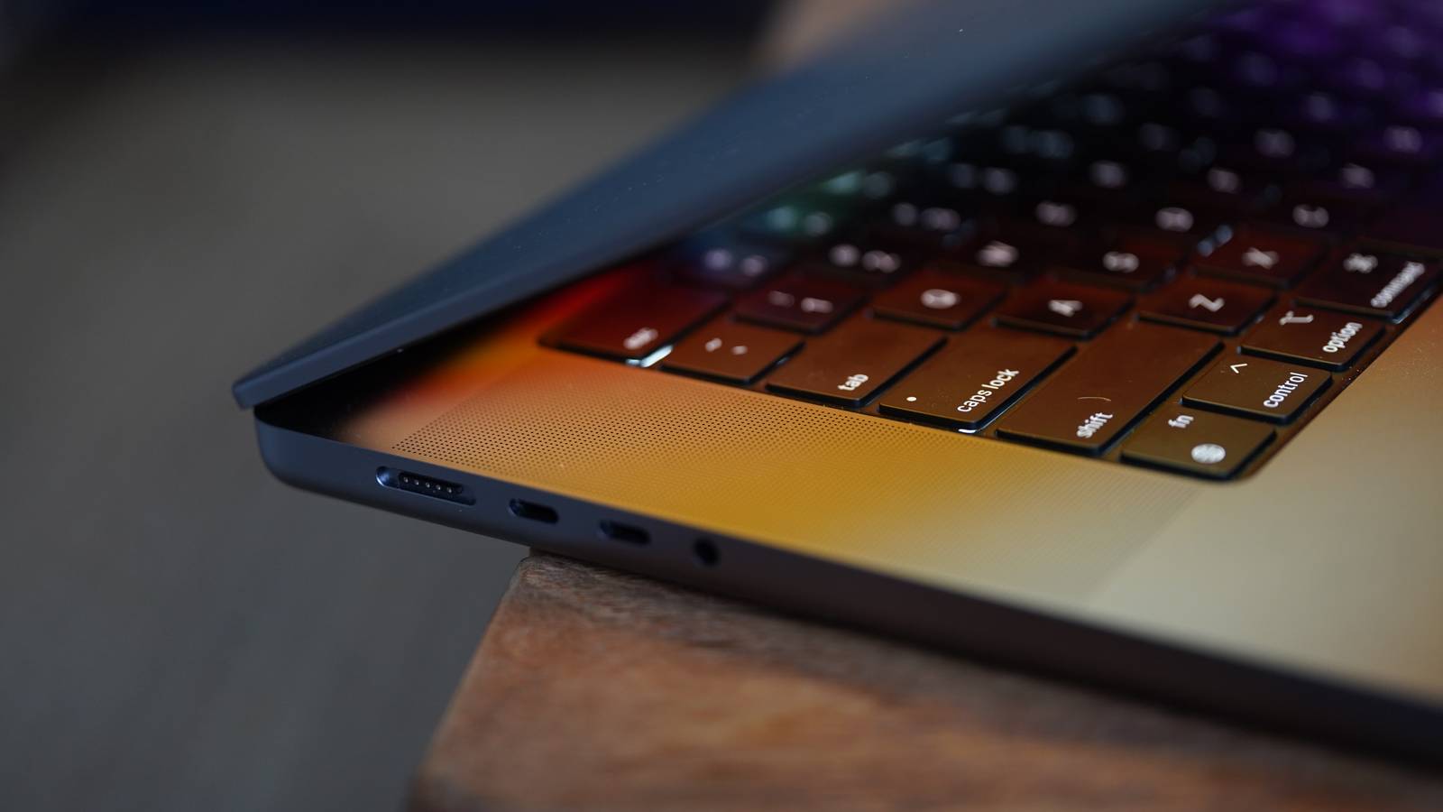 Do MacBook Pros have HDMI ports? - Main Image