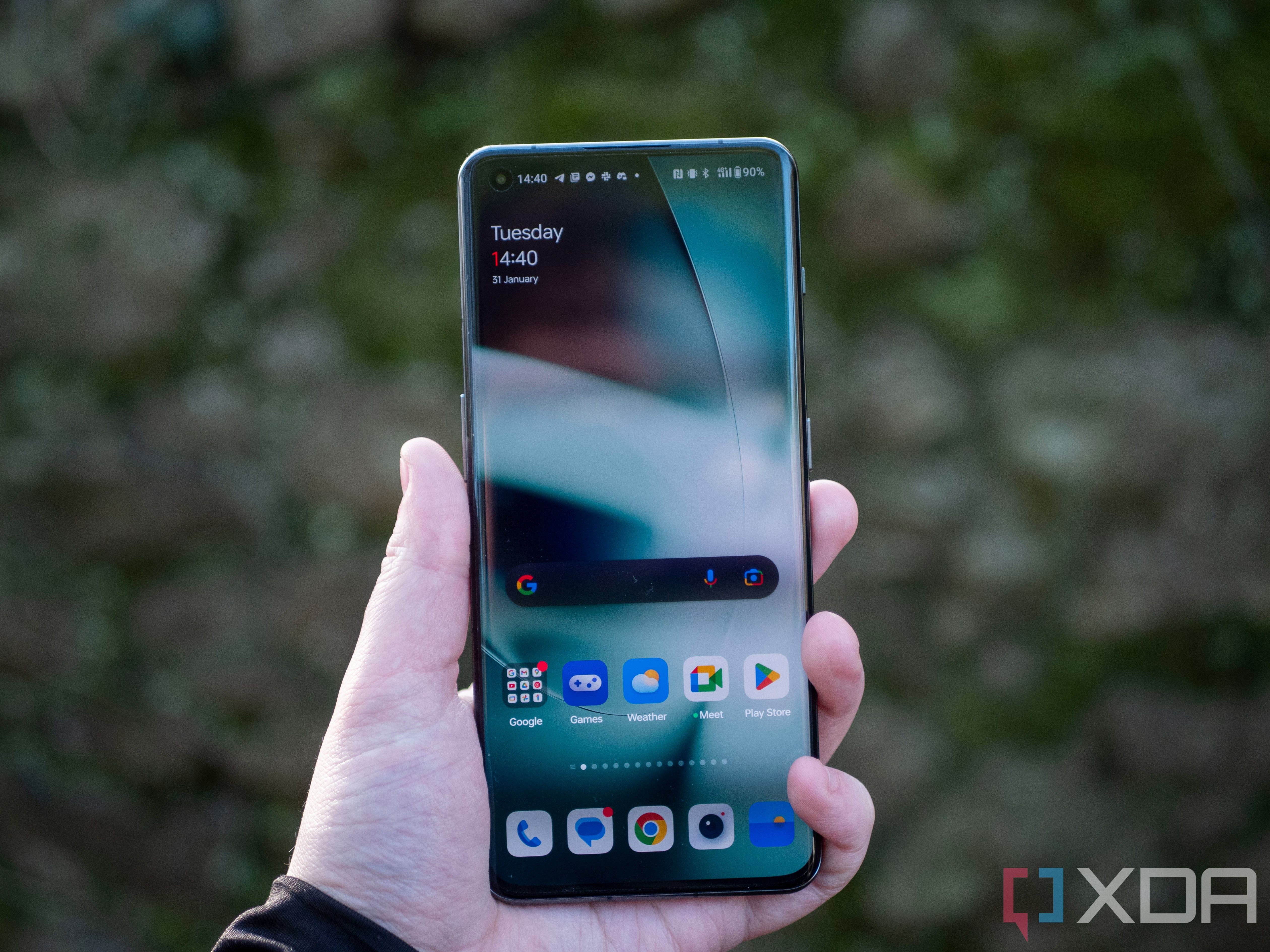 OnePlus is rolling out OxygenOS 13.1 with cellular data sharing