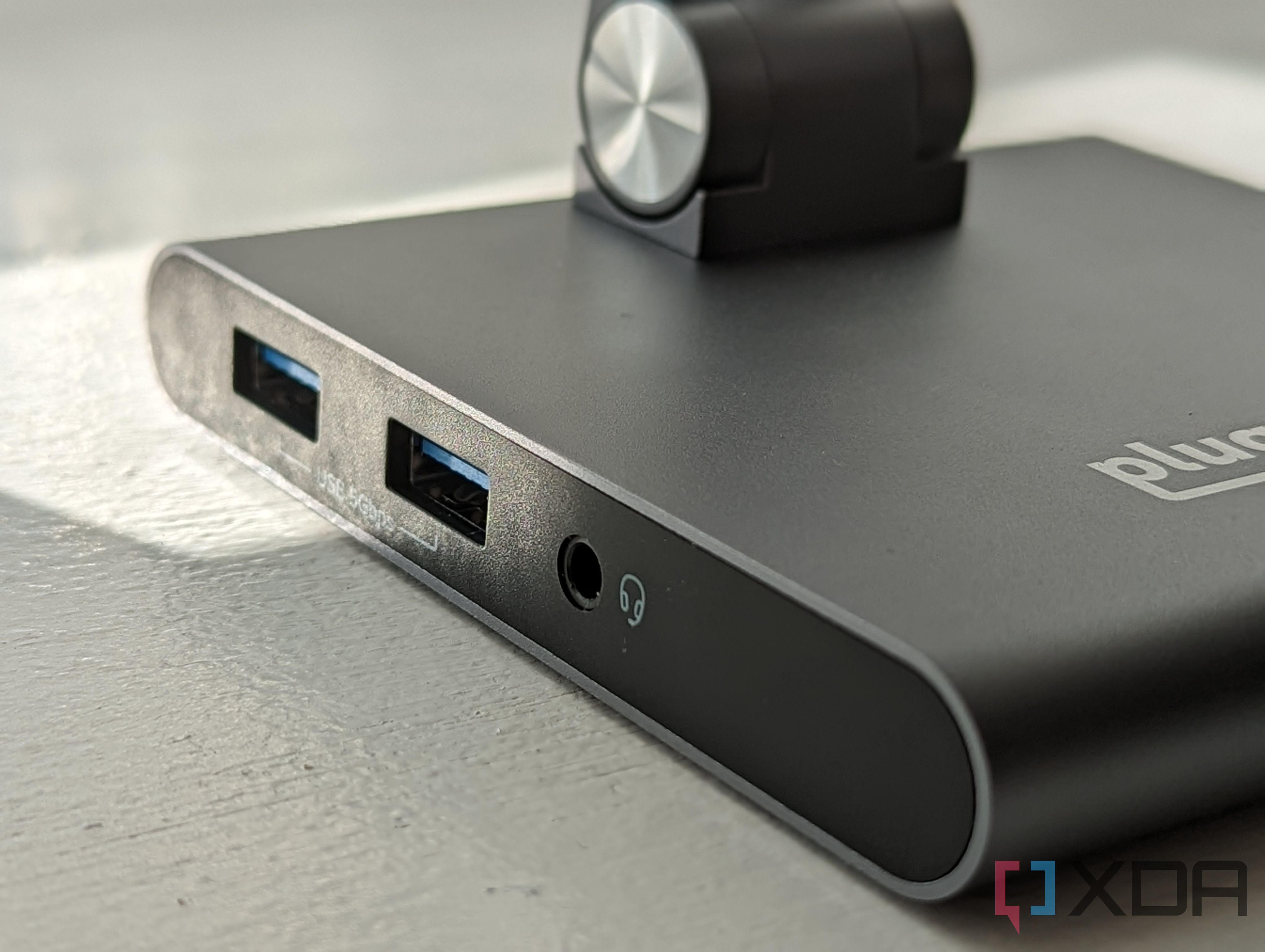 Plugable USb-C Dock ports left