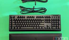 Razer BlackWidow V4 Pro Keyboard , everything in the box