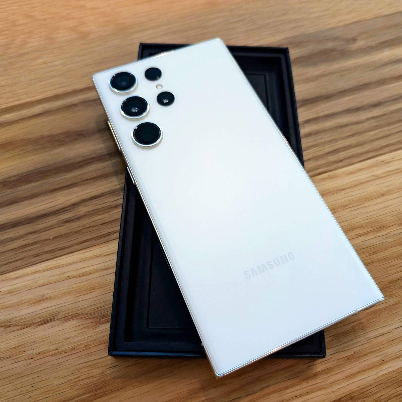 Samsung Galaxy S23 Ultra unboxing: The phone offers a lot, but the 