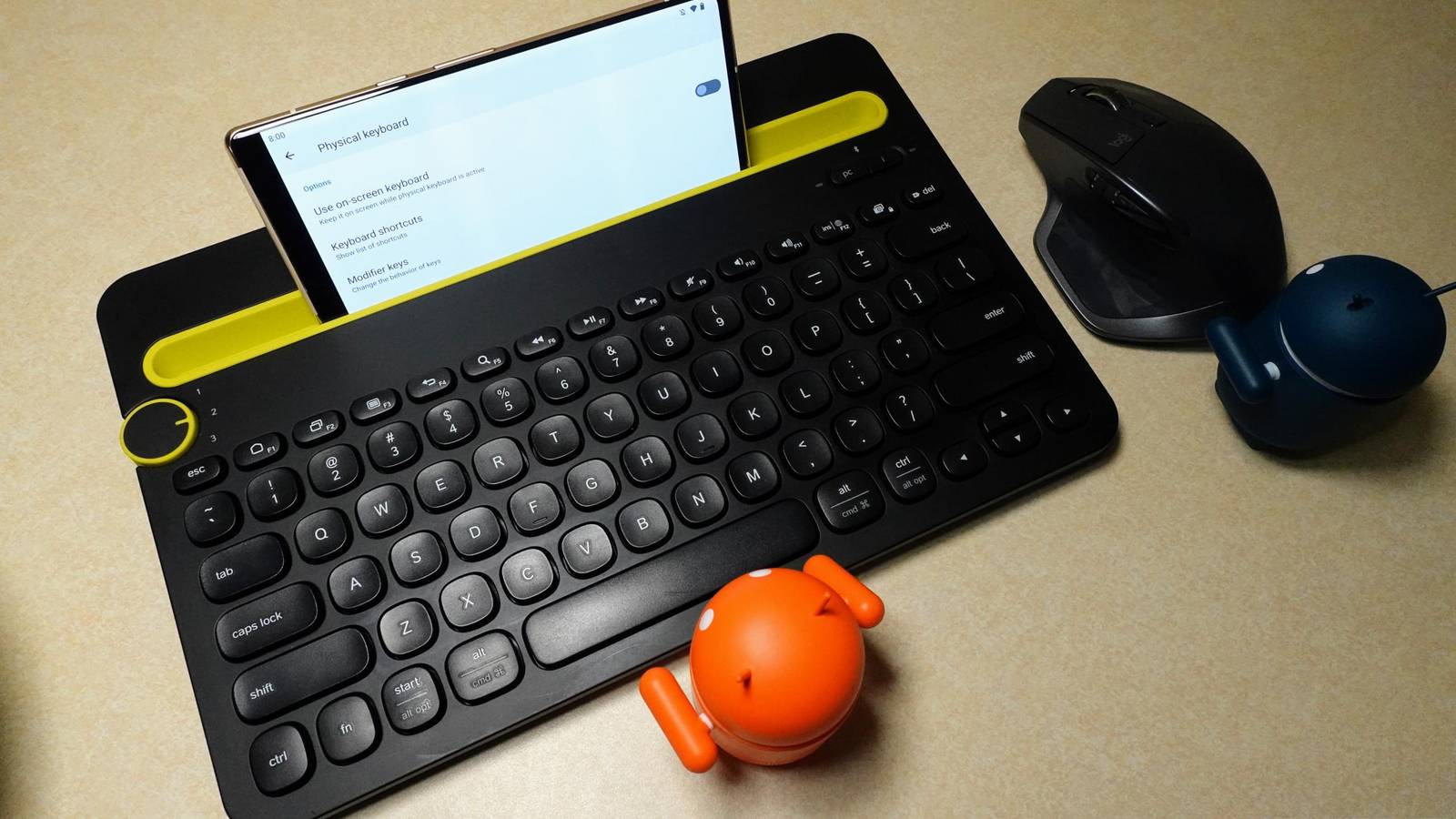 Android 14 may bring better support for keyboards with touchpad ...