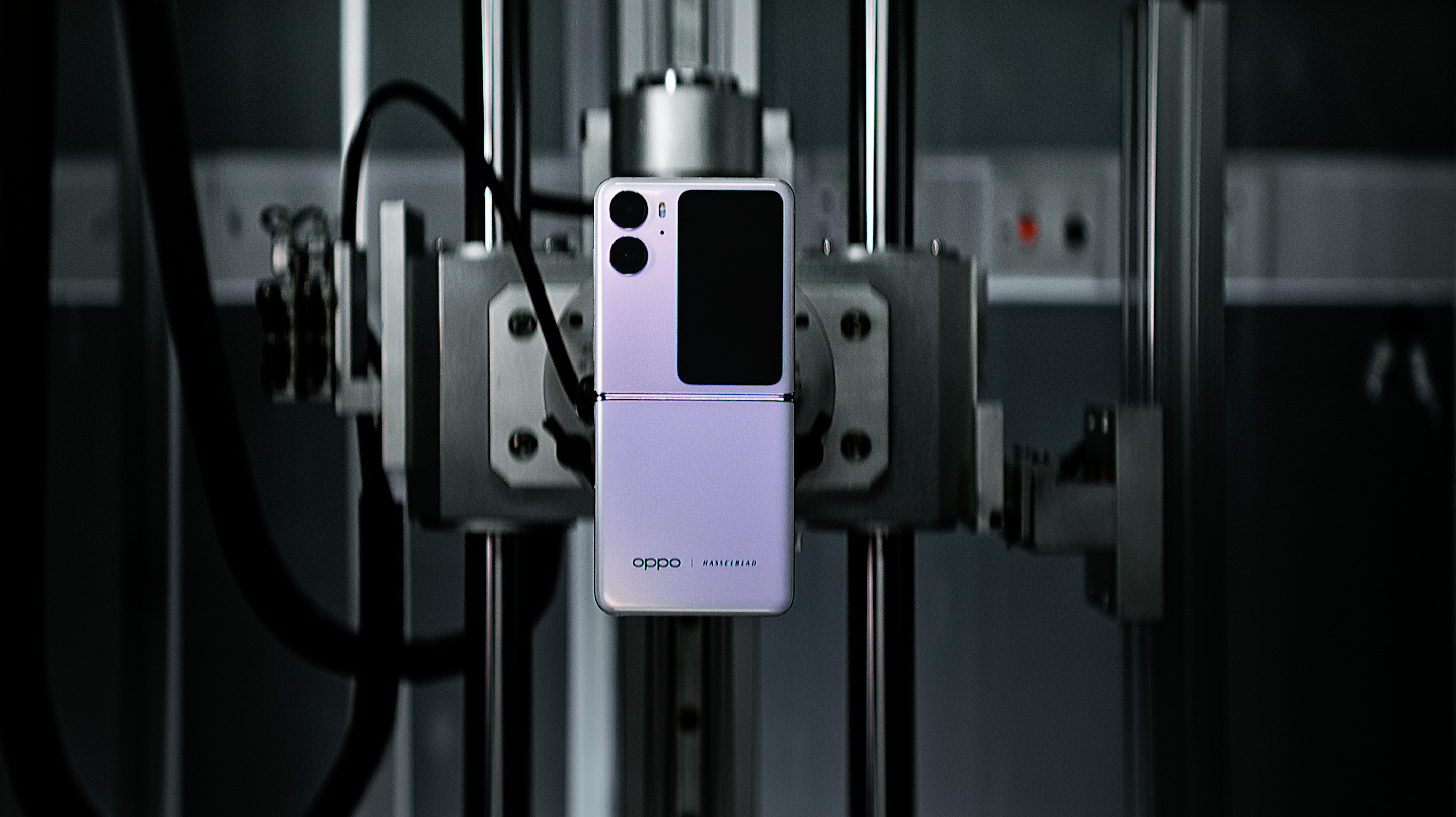 How Oppo built the best-looking, and perhaps most durable, hinge