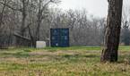 Photo of shipping container at 5X zoom
