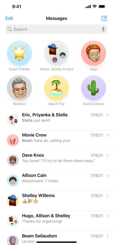 A sceenshot showing iMessage main page with a list of conversations and favorite contacts on top.