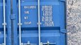Photo of a barn and shipping container at 50x zoom