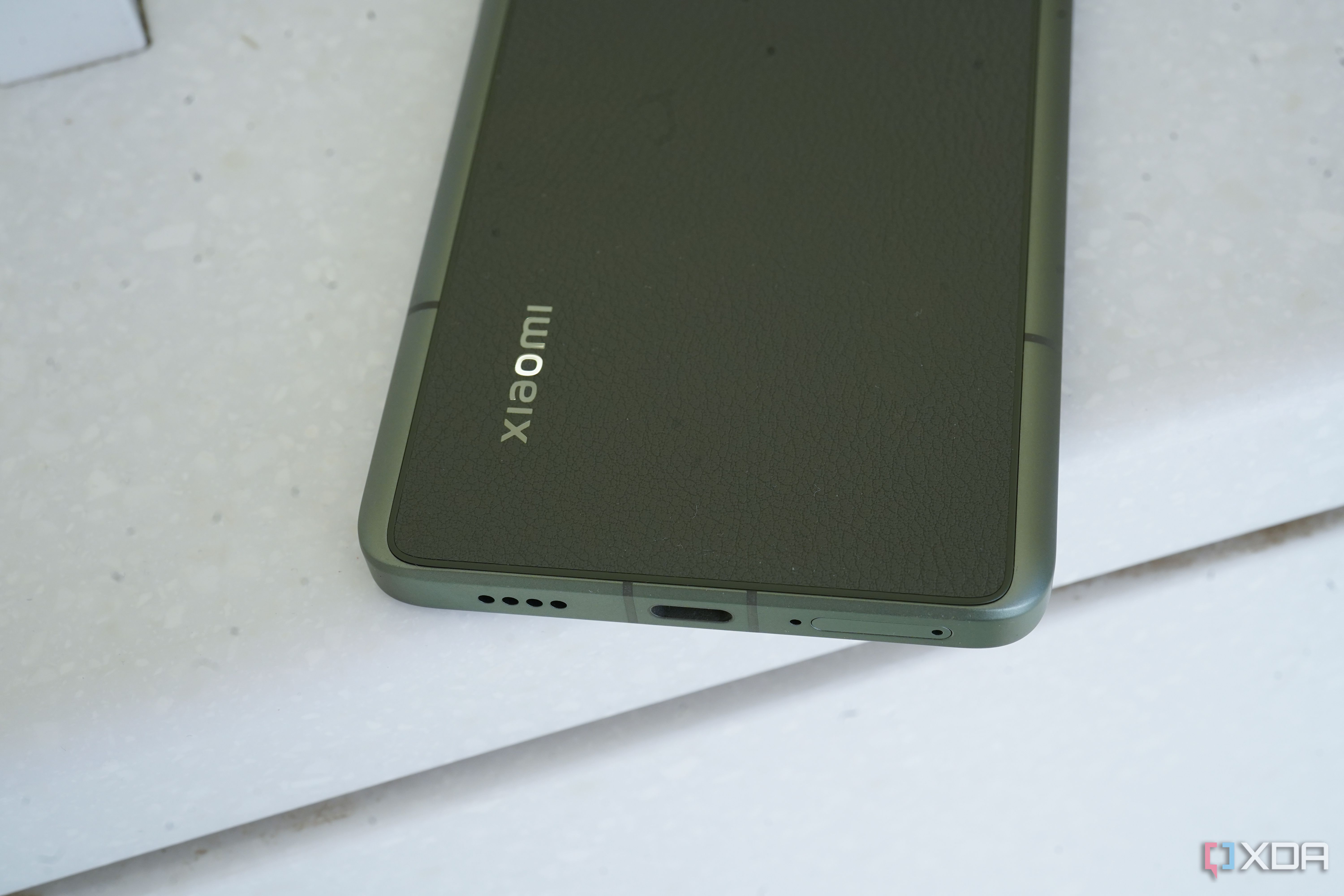 Xiaomi 13 Ultra leather back strip