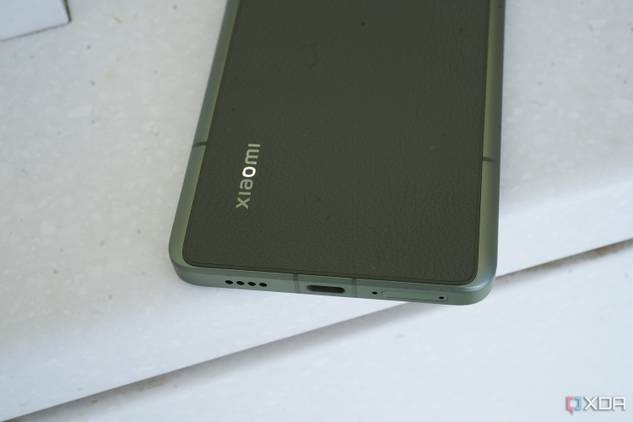 Xiaomi 13 Ultra leather back strip