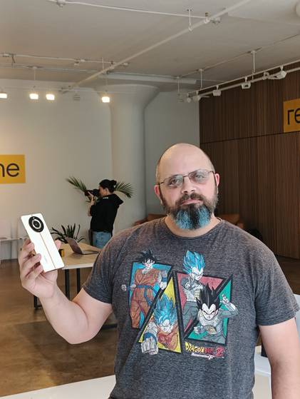 Realme 11 Pro Plus 2X (in-sensor crop)