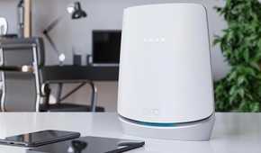 Netgear Orbi CBK752 modem and router mesh system
