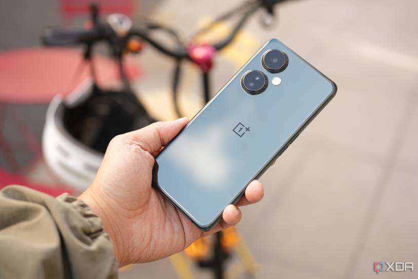 Oneplus Nord N30 in the hand. 
