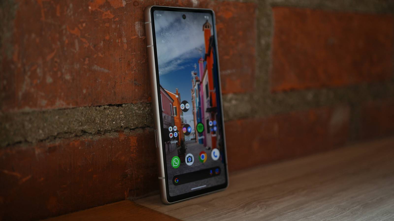 Pixel 7a display