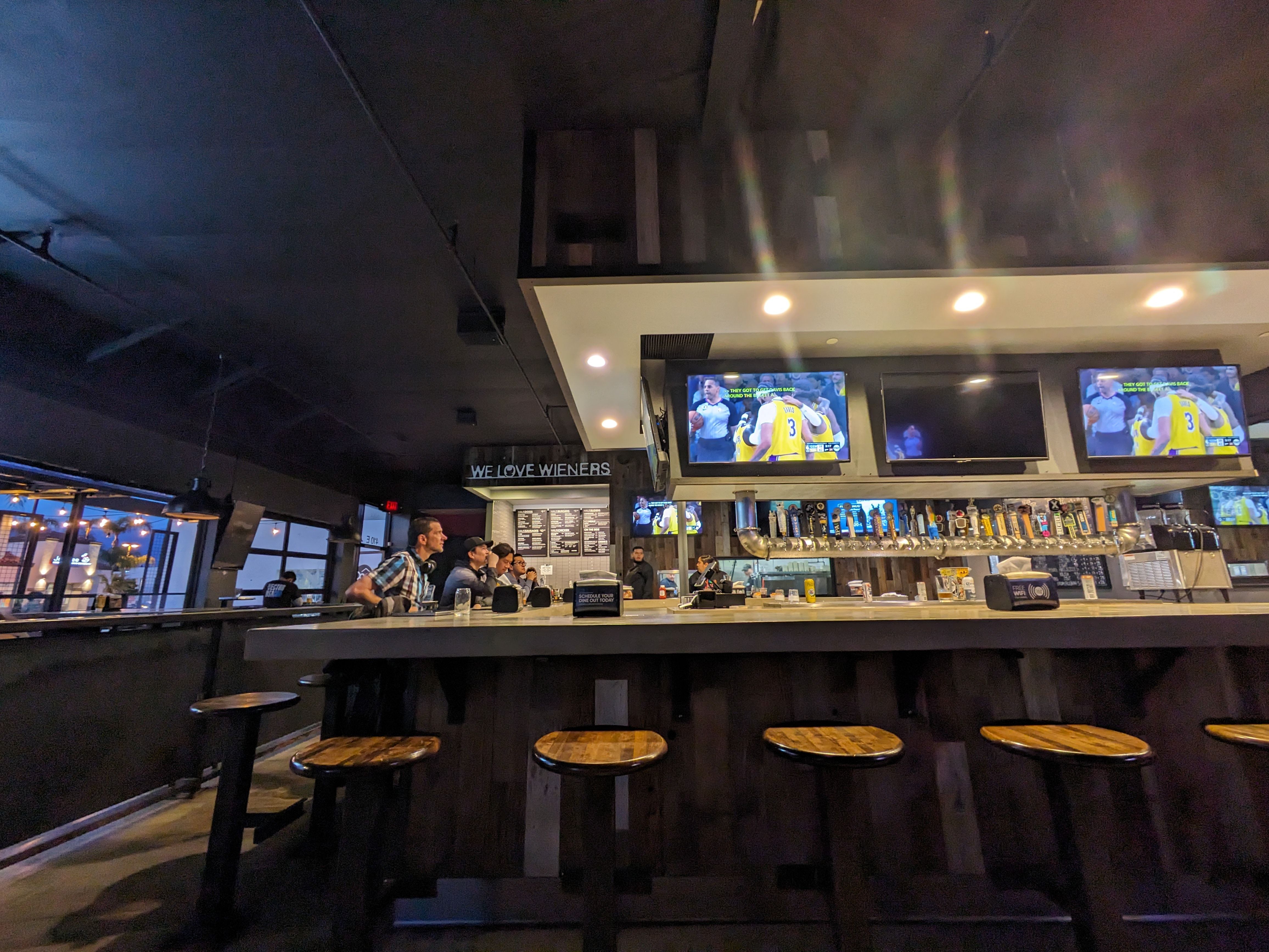 Pixel 7a, ultra-wide