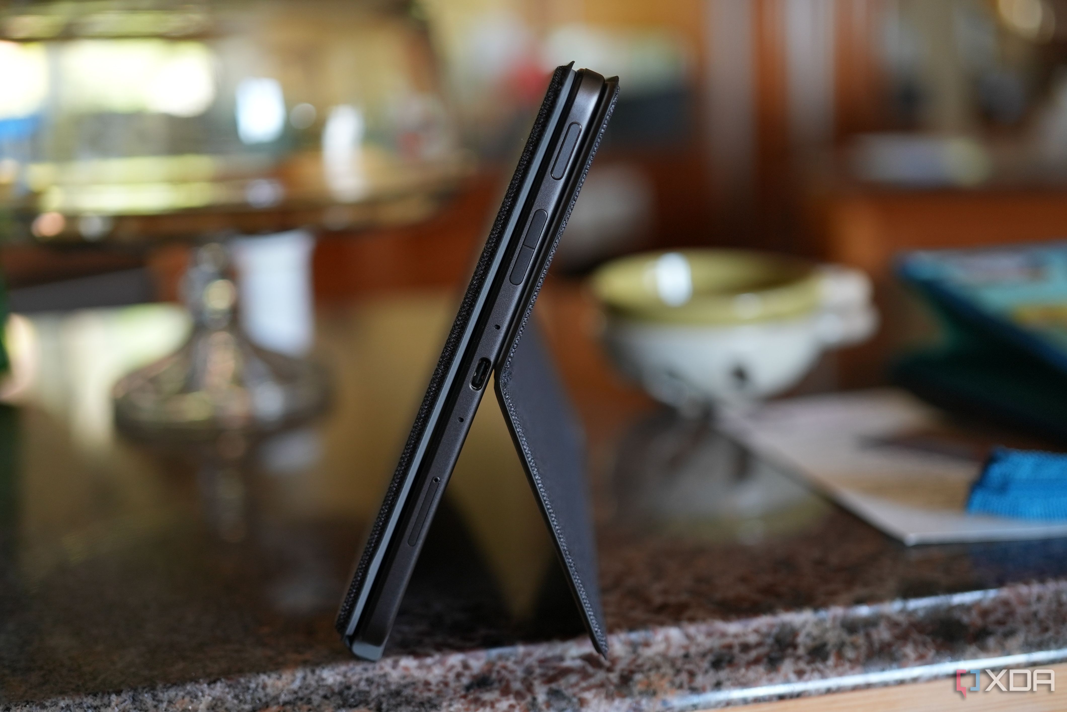 Amazon Fire Max 11 keyboard case