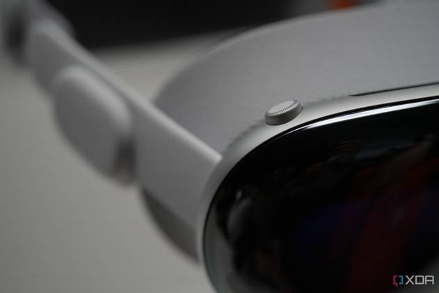Apple Vision Pro digital crown on top