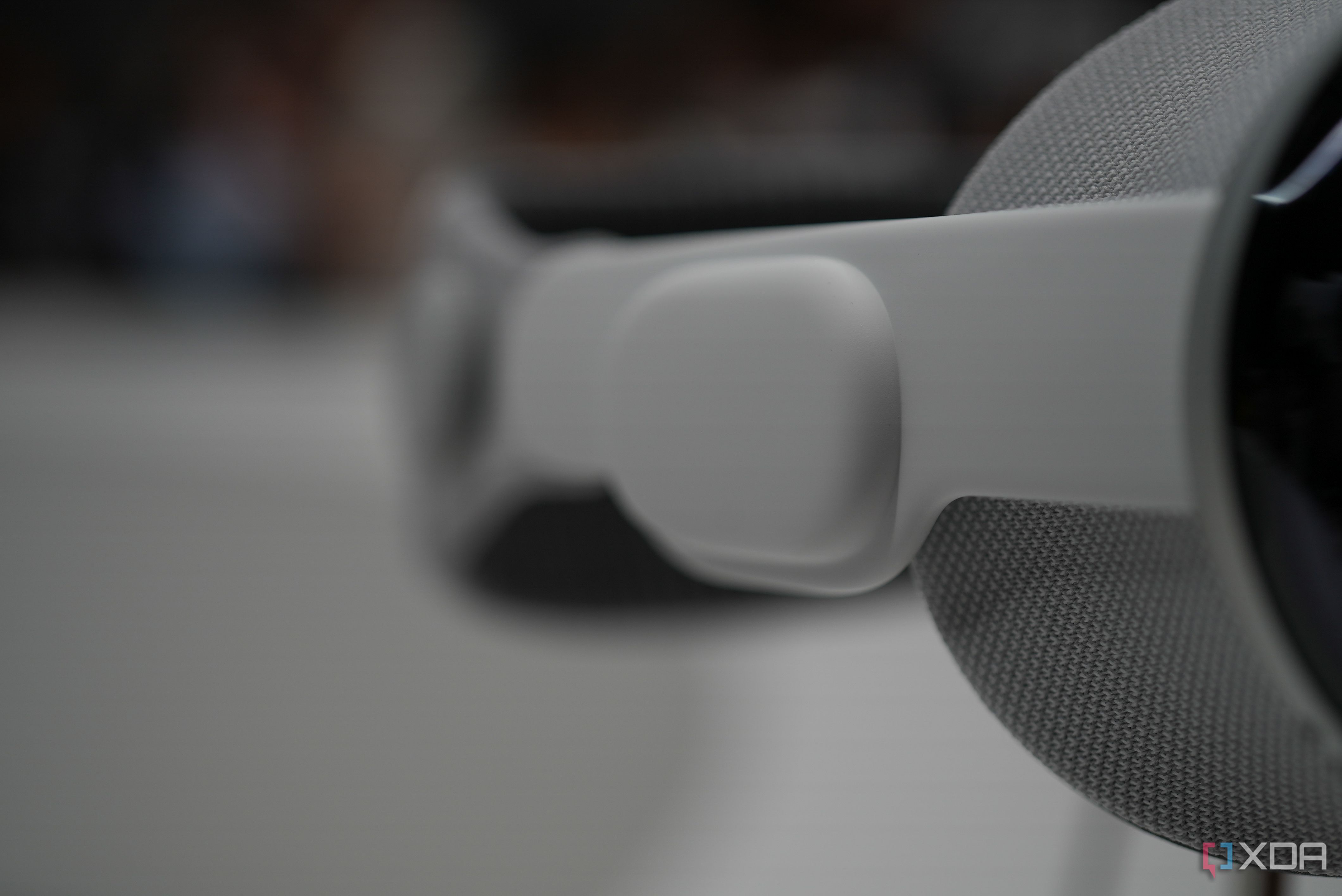 One of the two dual-driver ear pods on the Vision Pro. 