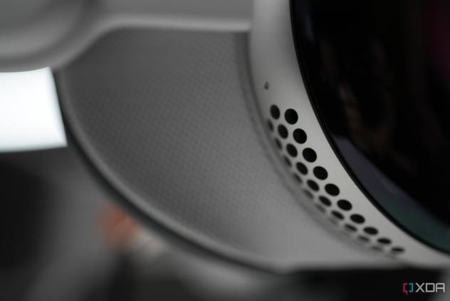 apple-vision-pro-xda-wwdc01604