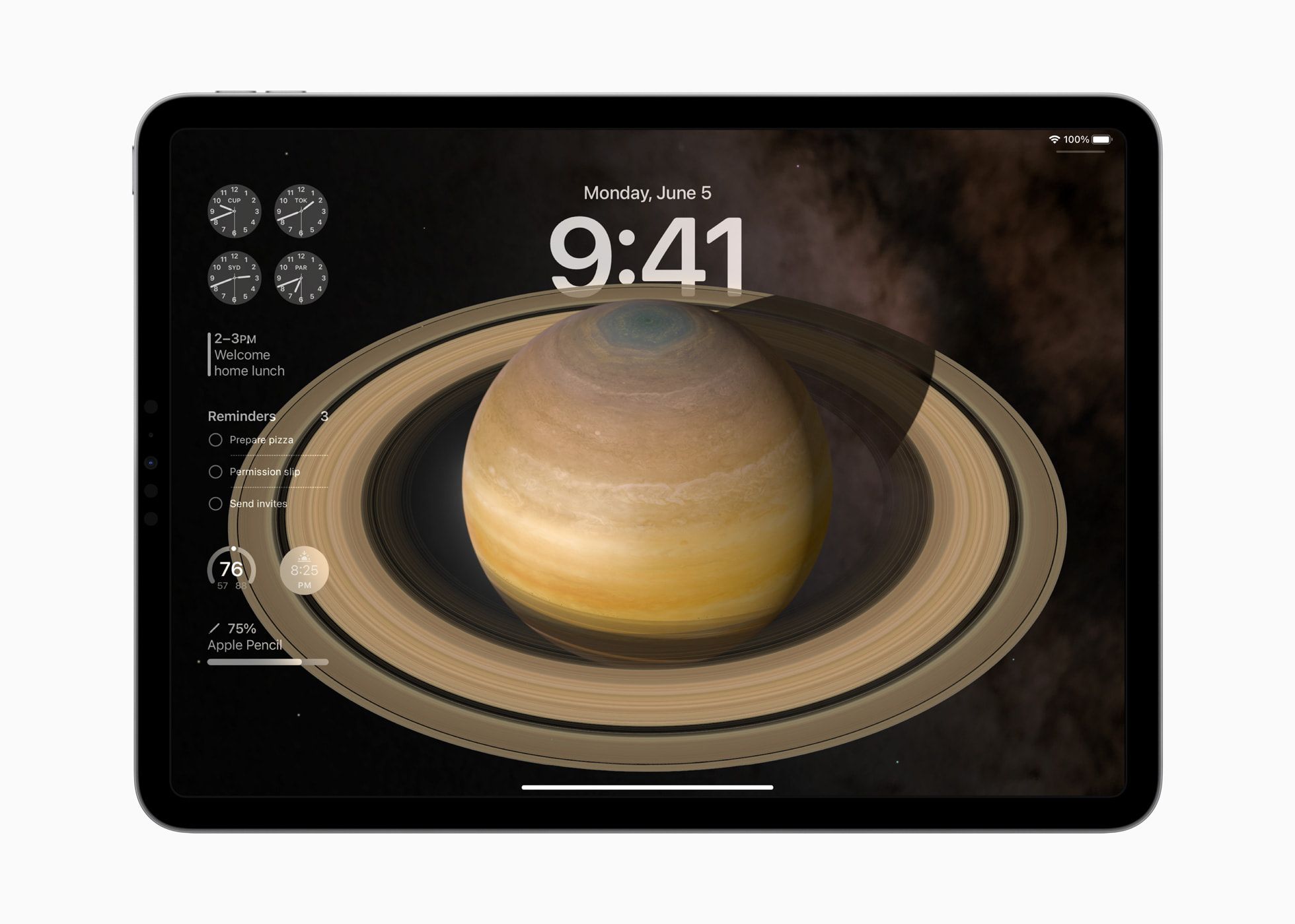 Apple-WWDC23-iPadOS-17-Lock-Screen-Astronomy-230605_big.jpg.large_2x