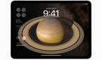 Apple-WWDC23-iPadOS-17-Lock-Screen-Astronomy-230605_big.jpg.large_2x