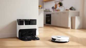 Roborock S7 Max Ultra returning to docking station.