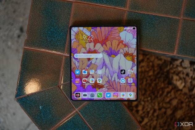 Huawei Mate X3 screen.