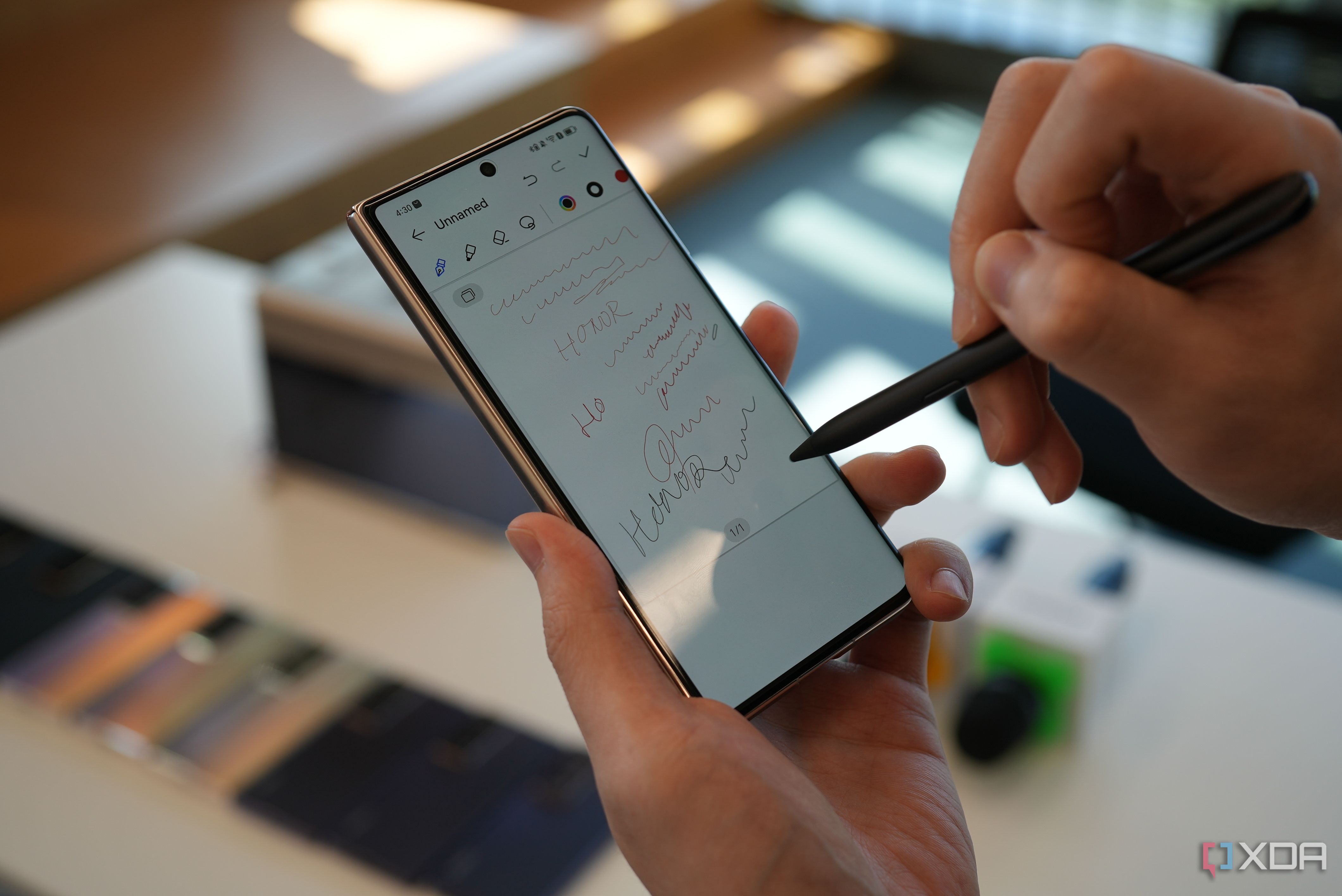 Stylus support on the outside screen. 