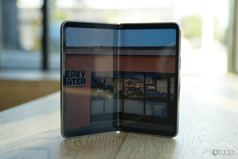 Pixel Fold screen is dim and reflective
