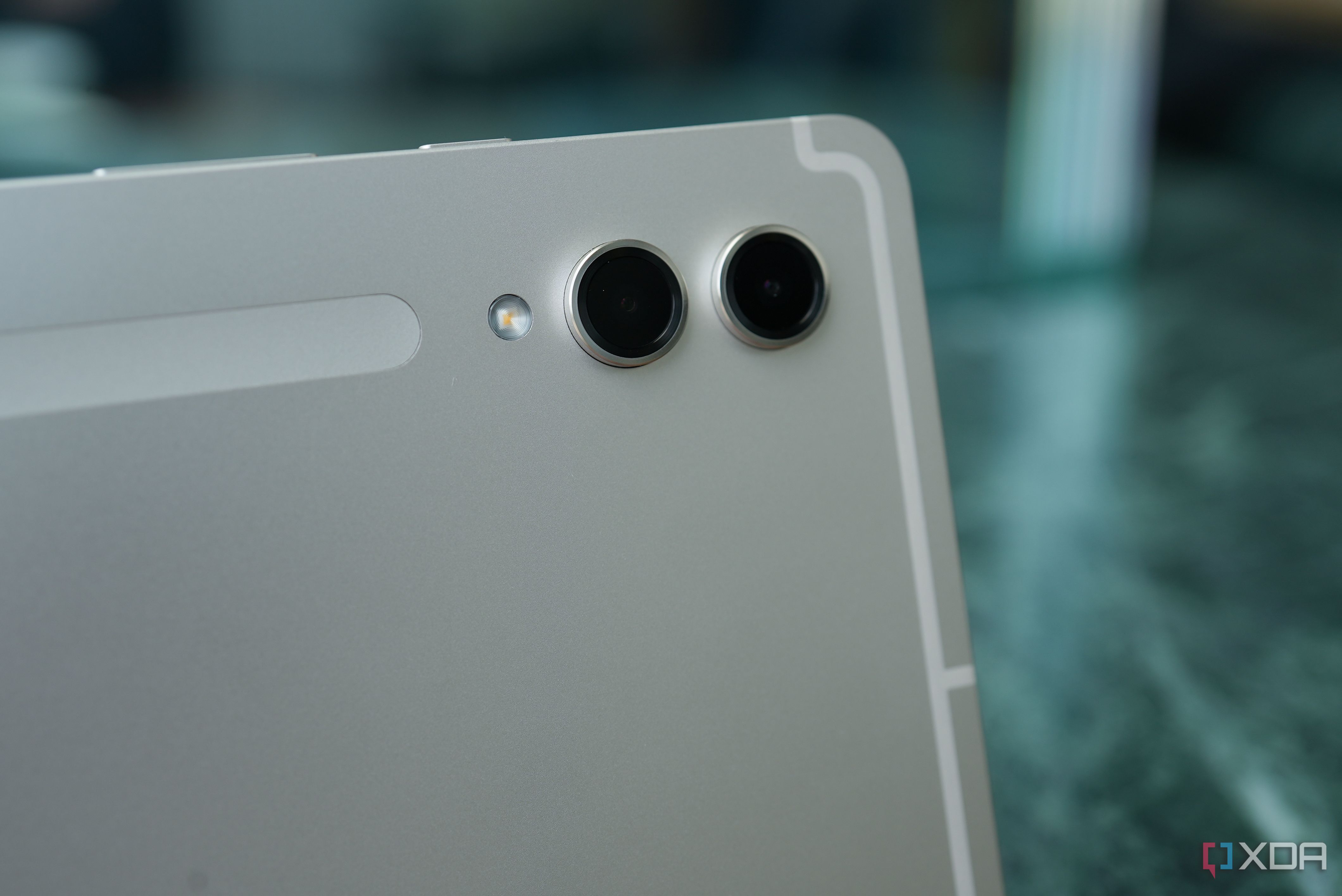 Galaxy Tab S9 Ultra cameras on the back 