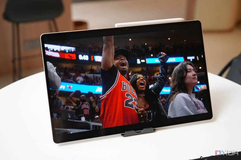 the Galaxy Tab S9 Ultra's OLED display