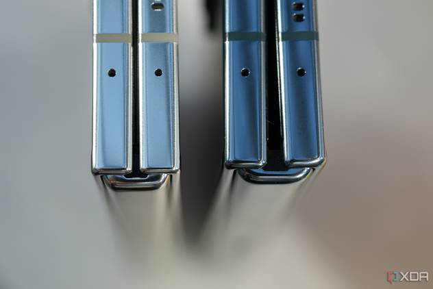 Z Fold 5's flatter hinge (right) compared to the Z Fold 4's hinge (left)