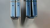 Z Fold 5's flatter hinge (right) compared to the Z Fold 4's hinge (left)