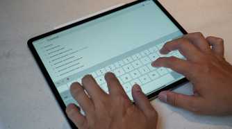 typing on the iPad Pro m2 virtual keyboard