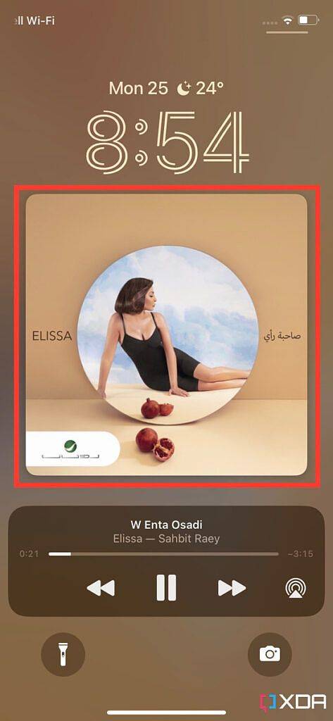 How to enable full-screen album art on the iPhone Lock Screen