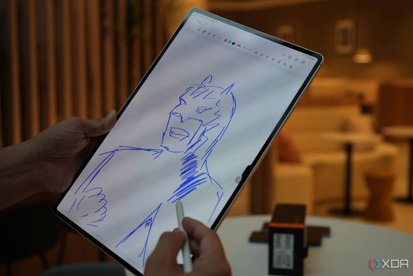Tab S9 Ultra display showing flicker on camera (but the human eyes can't see it)