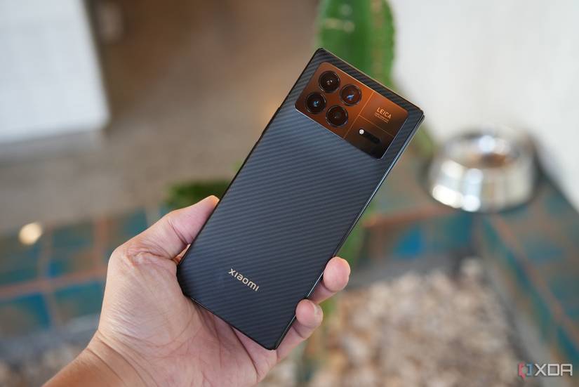 Xiaomi Mix Fold 3 in the hand 