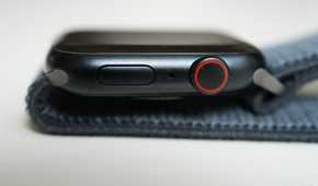 The Apple Watch 9 with its rotatable crown.