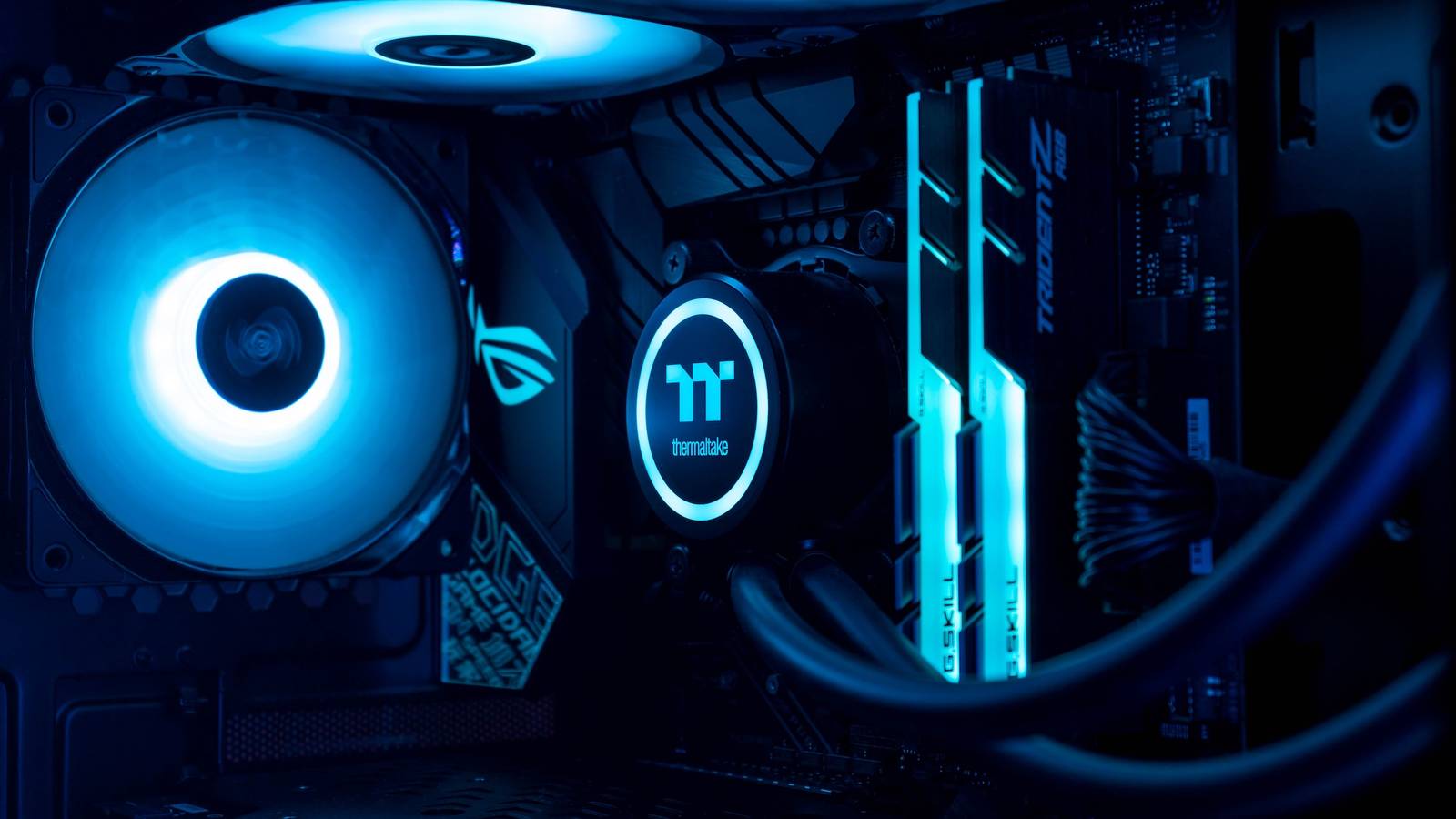 TCL reveals a dome-shaped monitor for gamers alongside a screen-based ...