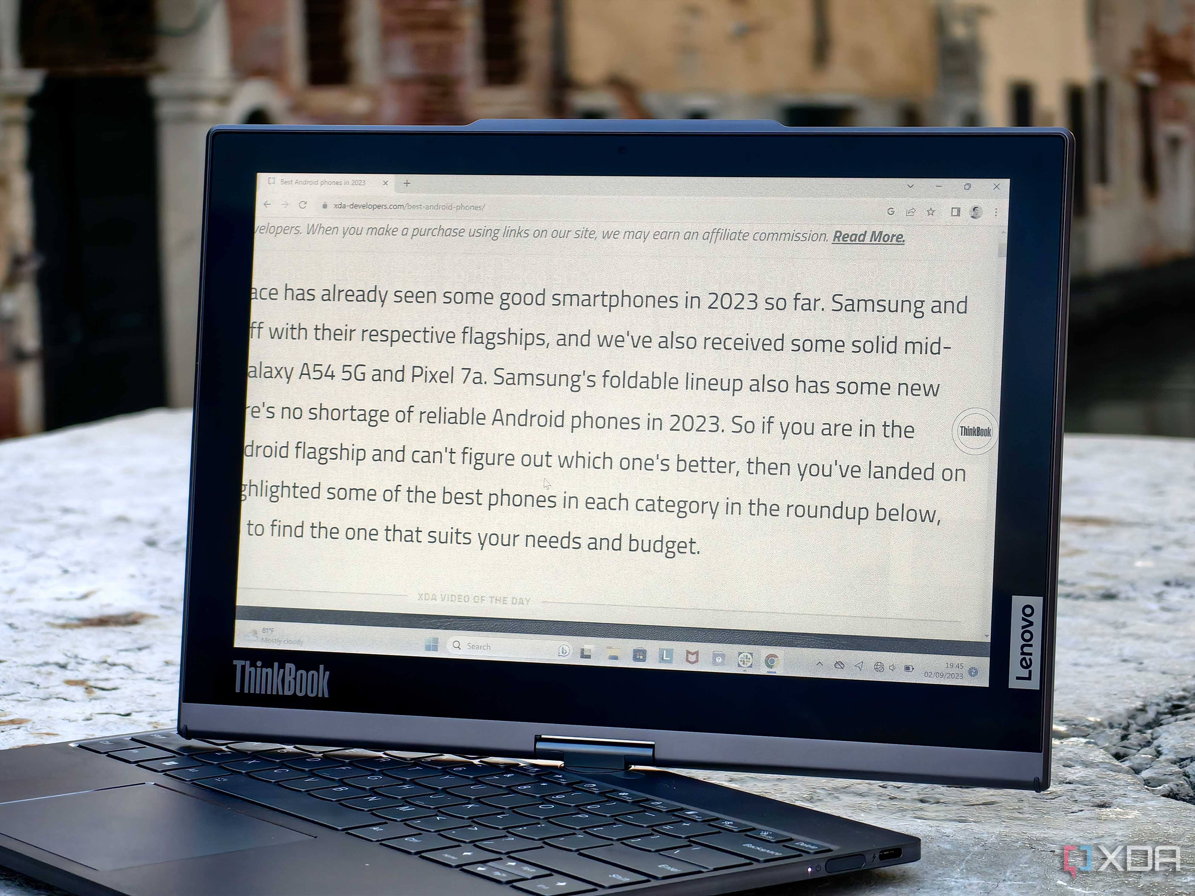 e-ink screen on the lenovo thinkbook plus gen 4