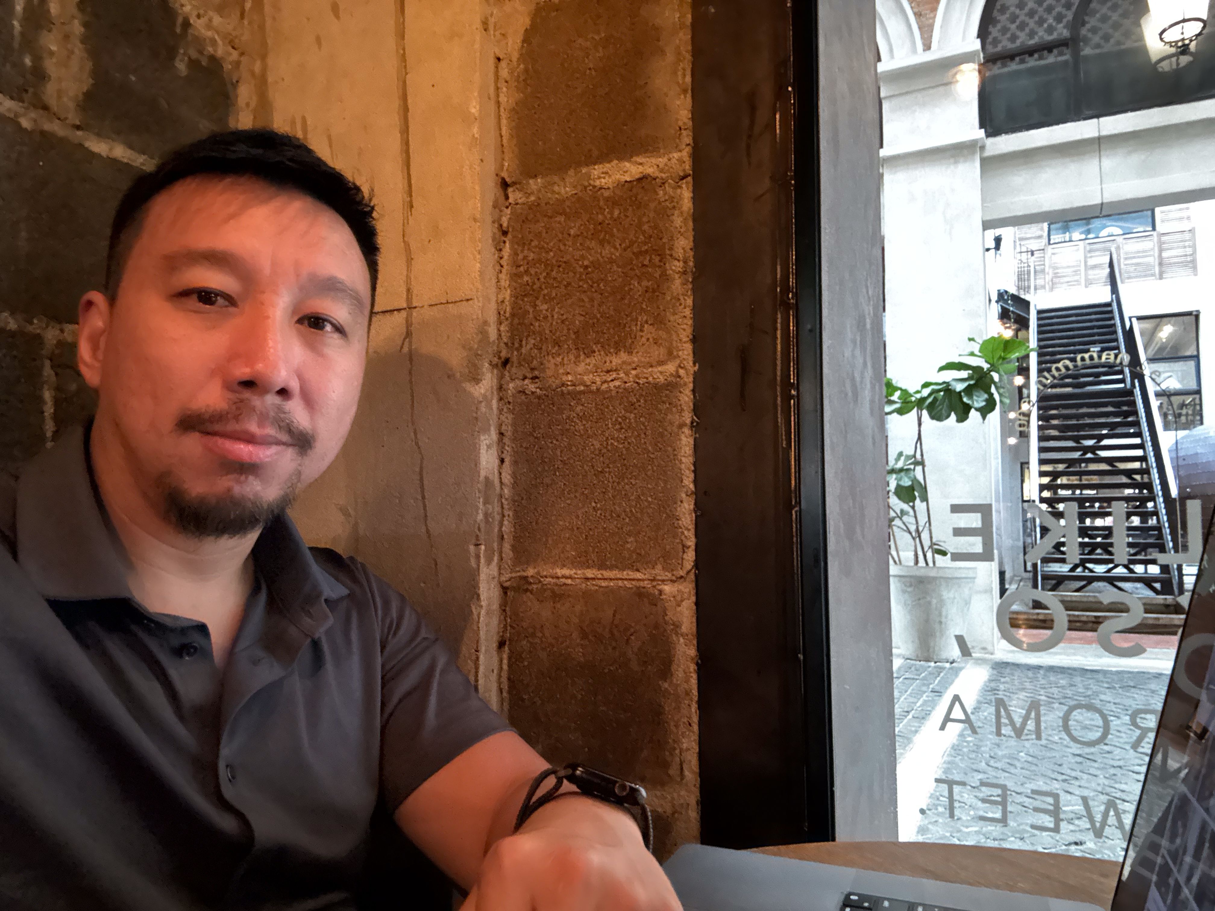 iPhone 15 Pro Max selfie camera