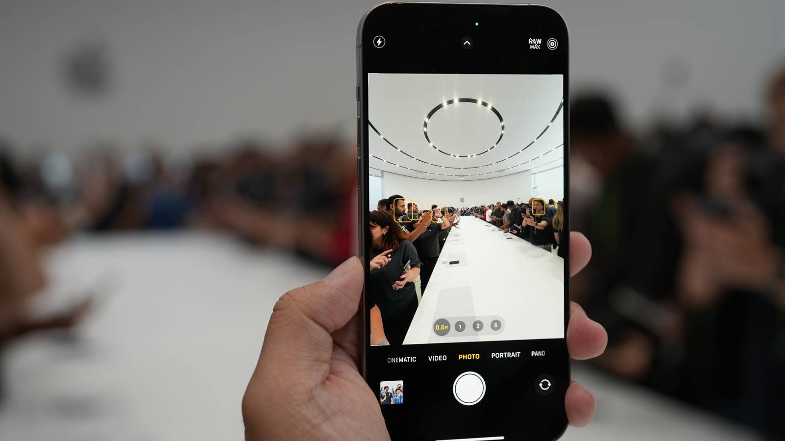 Can iPhone 15 take pictures underwater? - Main Image