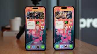 iPhone 15 Pro Max (left) and iPhone 14 Pro Max (right). The iPhone 15 Pro Max appears to have thinner bezels, but it's all due to the slimmer titanium frame.