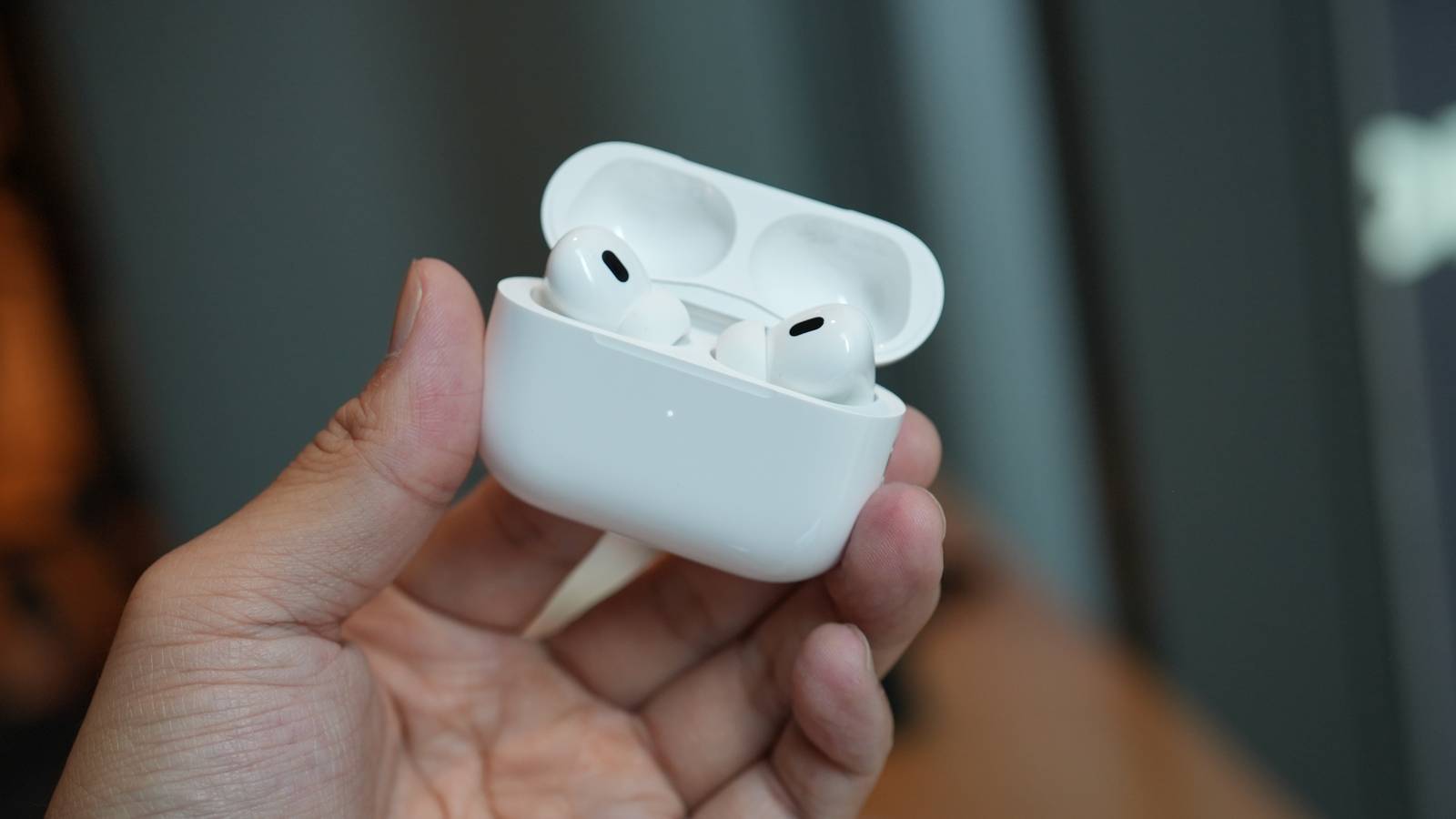 How to pair and use AirPods with an Android phone