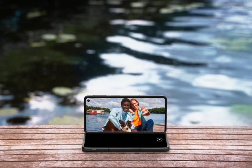 OnePlus Open flex mode selfie camera lifestyle shot